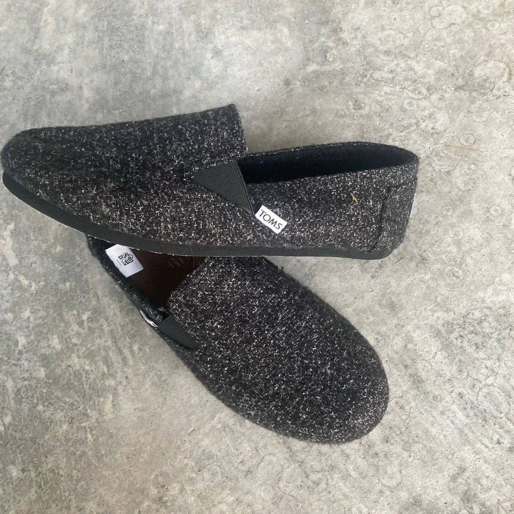 Toms fabric upper men’s Sz 10 loafer shoes - Picture 4 of 8